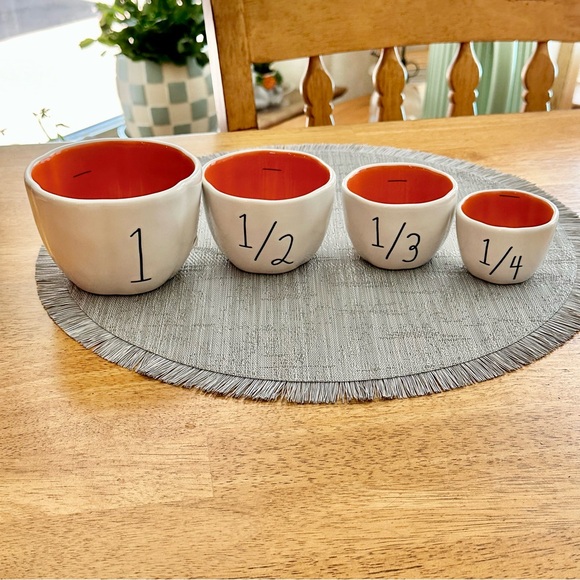 Rae Dunn Peanuts Snoopy Thanksgiving Pilgrim Measuring Cups 4 Designs NEW! - Picture 3 of 13